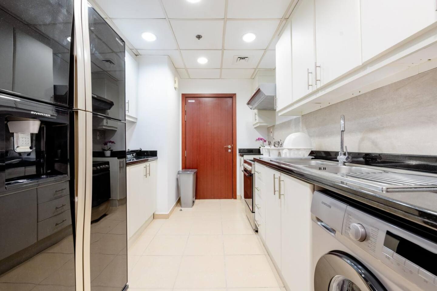 Moonlight Hostel Jbr - 2Min Walk To Jbr Beach - Gym - 2Min Metro Station - Poll Dubái Exterior foto